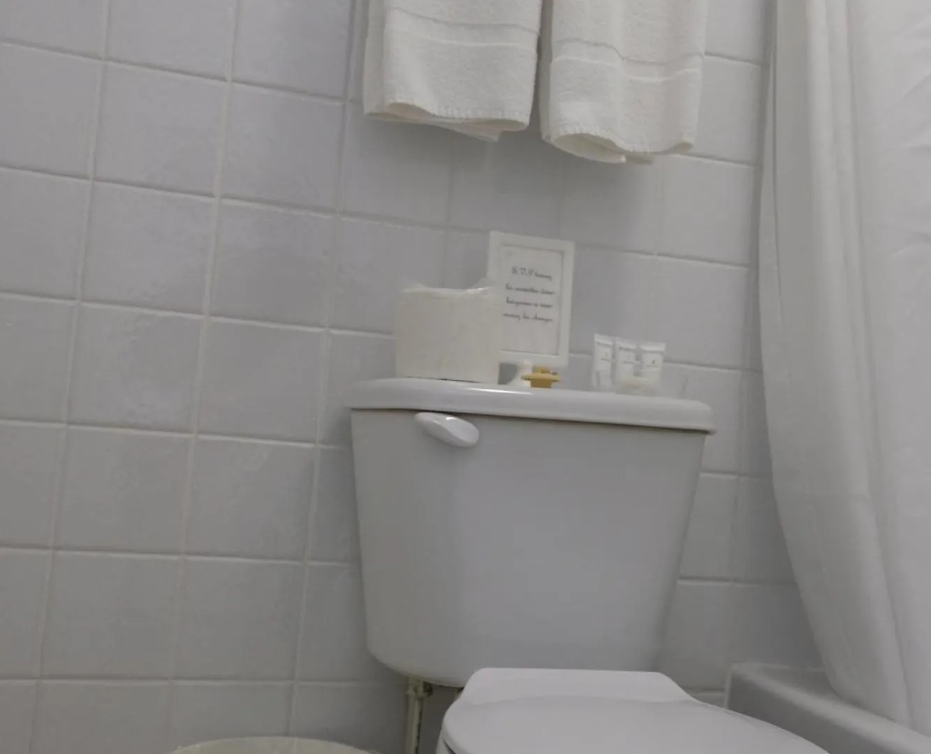 Au Petit Hotel Québec 2*,