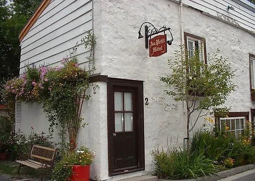 Au Petit Hotel Québec Canada