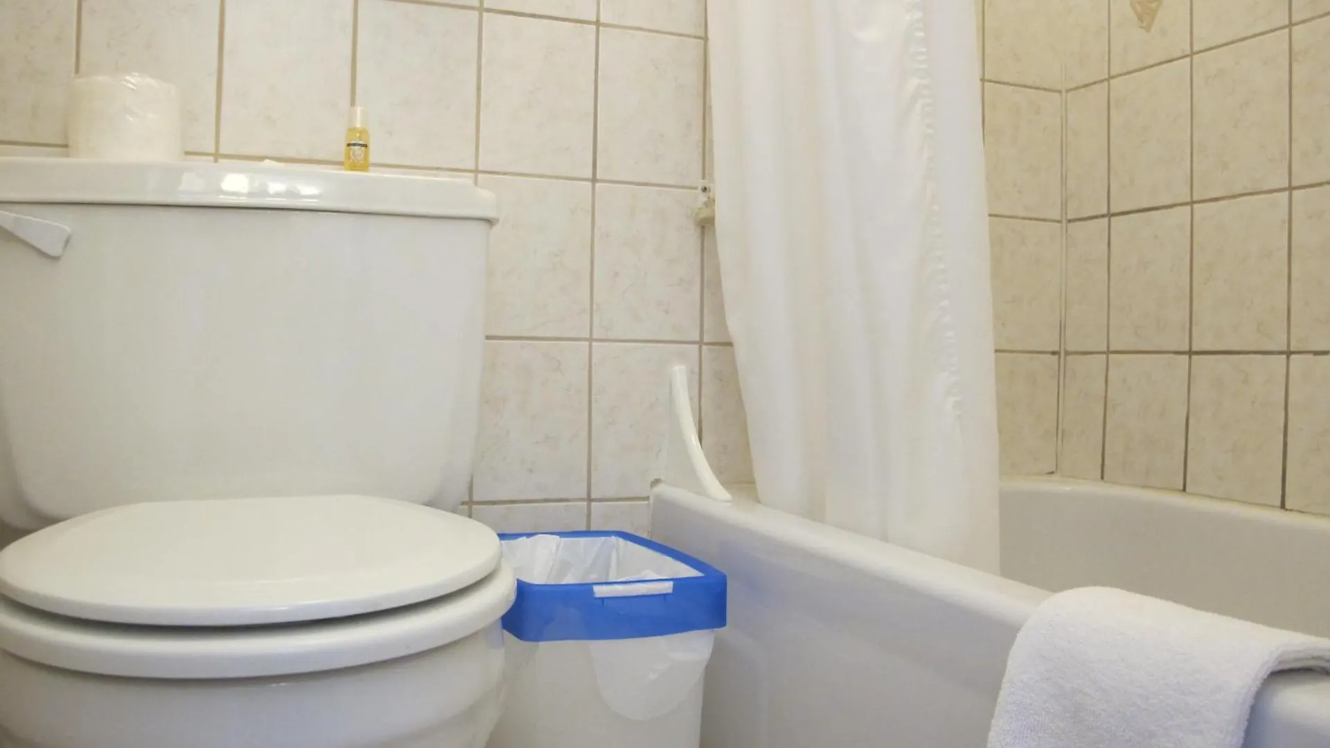 Au Petit Hotel Québec