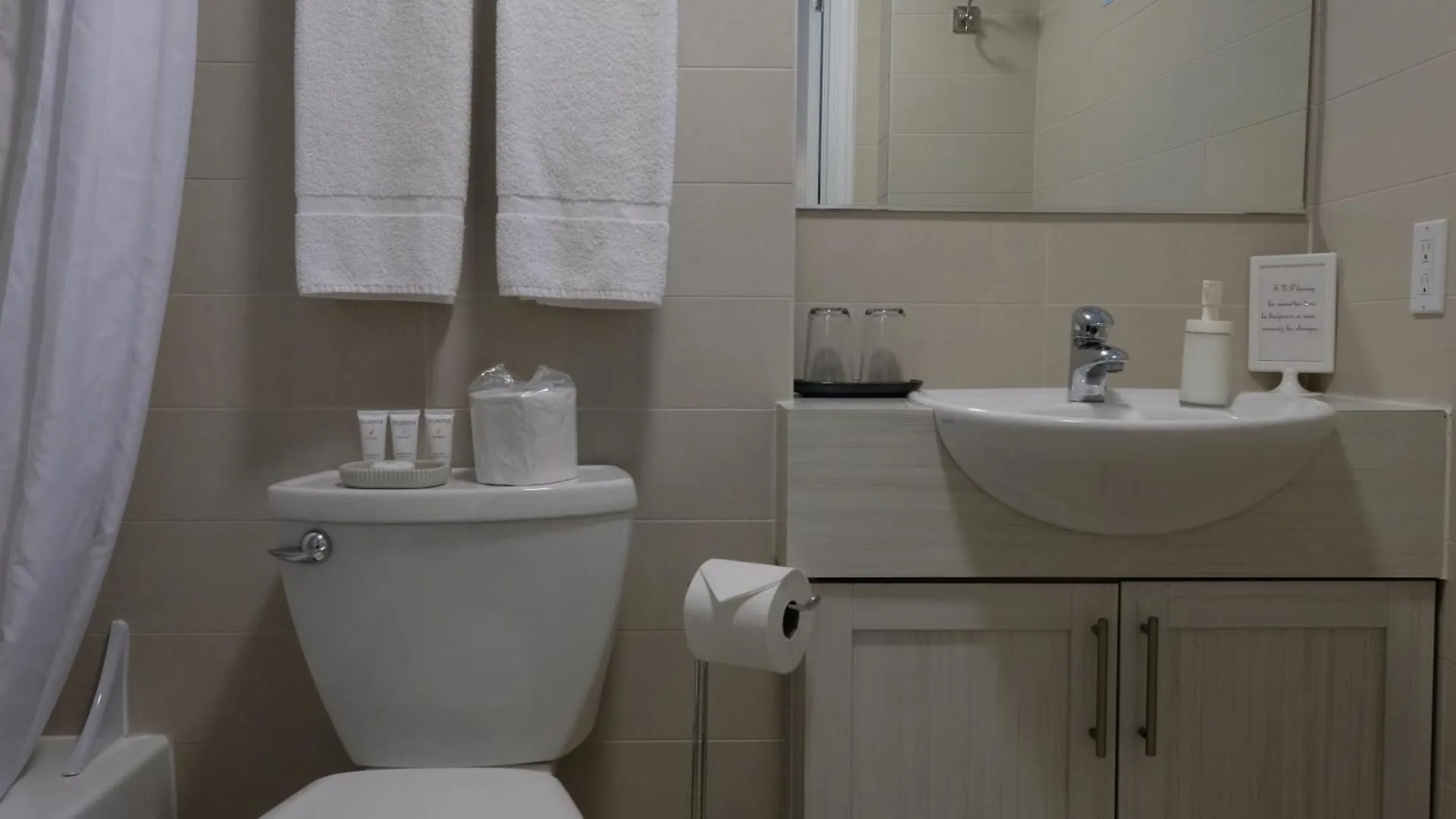 Au Petit Hotel Ciudad de Quebec