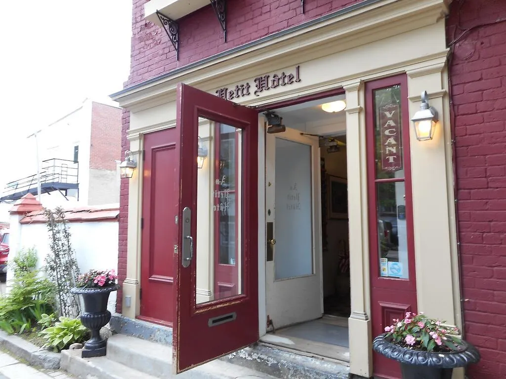 Au Petit Hotel Québec